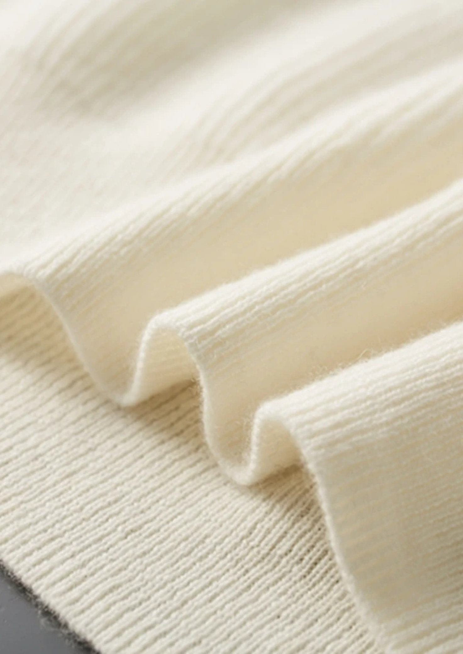 Cashmere Classic Ribbed Henley Sweater