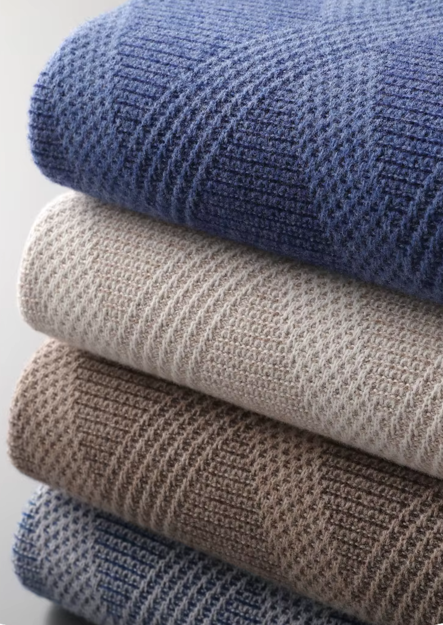 Pure Merino Wool Two Tone Patterned Mockneck