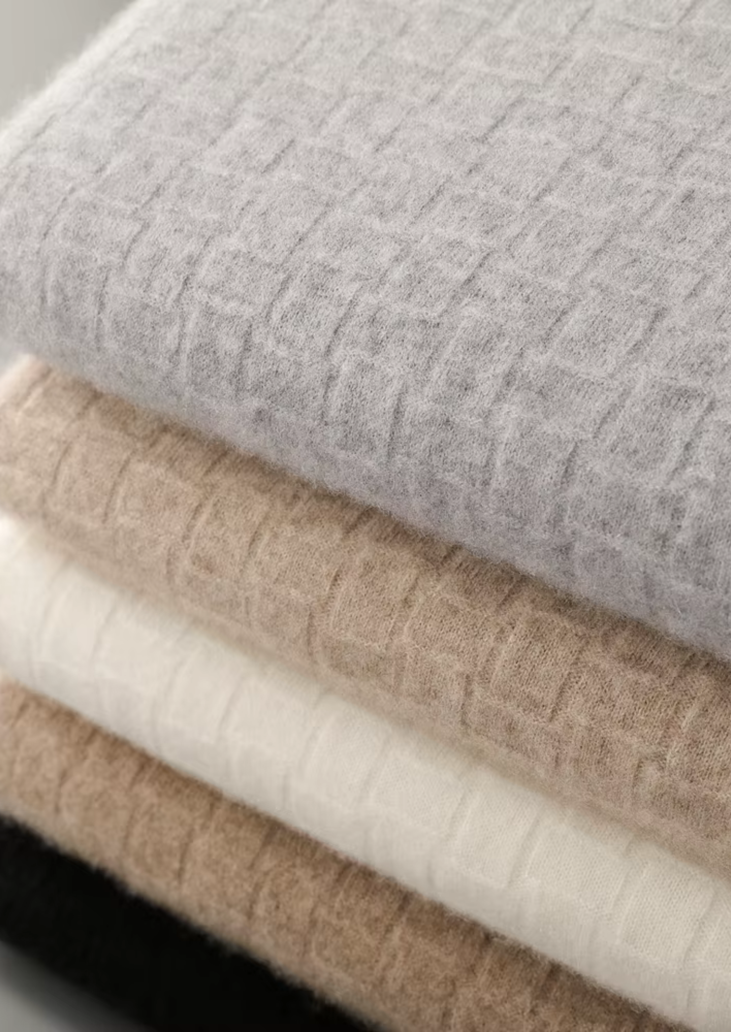 Pure Merino Wool Textured Mockneck
